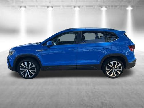 Cornflower Blue 2023 Volkswagen Taos 1.5T SE