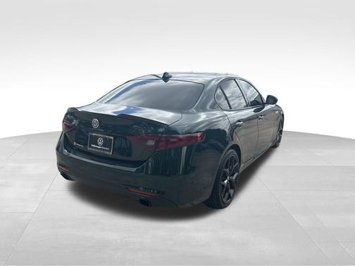 2020 Alfa Romeo Giulia Base