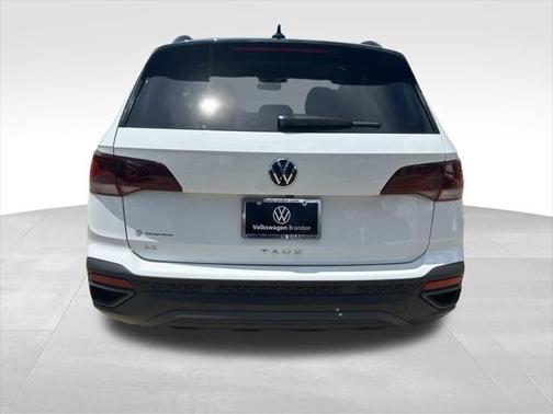 2024 Volkswagen Taos 1.5T SE Black