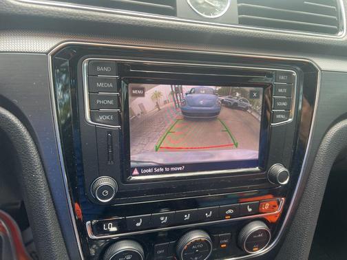 2017 Volkswagen Passat 1.8T R-Line w/Comfort