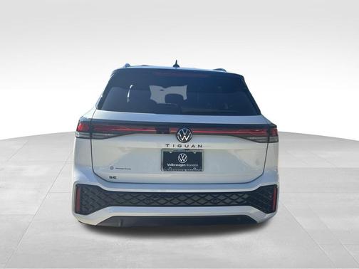 2025 Volkswagen Tiguan 2.0T SE R-Line Black