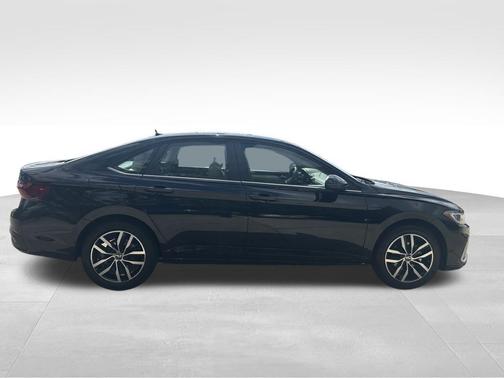 Deep Black 2026 Volkswagen Jetta 1.4T SE