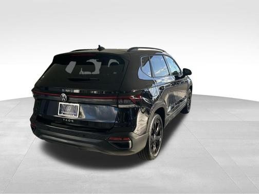 2025 Volkswagen Taos 1.5T SE Black