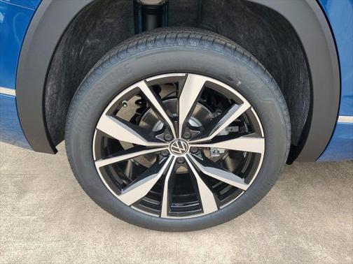 2025 Volkswagen Atlas 2.0T SEL Premium R-Line 4MOTION
