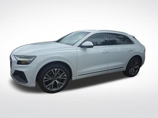 Glacier White Metallic 2023 Audi Q8 55 Premium Plus