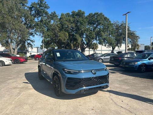 2026 Volkswagen Tiguan 2.0T SE R-Line Black