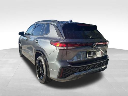 2025 Volkswagen Tiguan 2.0T SE R-Line Black