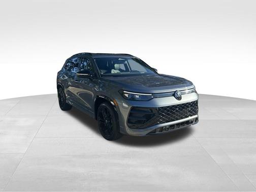 2025 Volkswagen Tiguan 2.0T SE R-Line Black