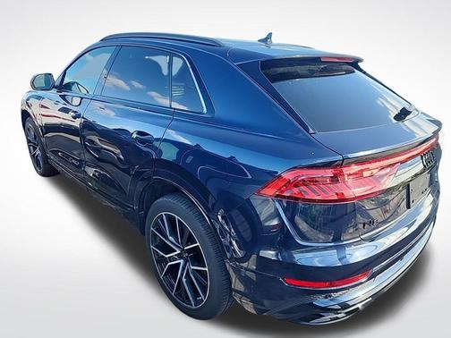 2023 Audi Q8 55 Premium Plus