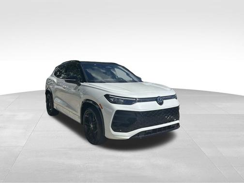 2025 Volkswagen Tiguan 2.0T SE R-Line Black