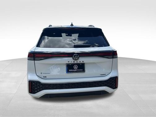 2025 Volkswagen Tiguan 2.0T SE R-Line Black 4MOTION
