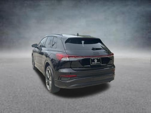 Mythos Black Metallic 2023 Audi Q4 e-tron Premium Plus 50 quattro