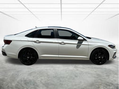 Opal White Pearl 2026 Volkswagen Jetta 1.4T SE
