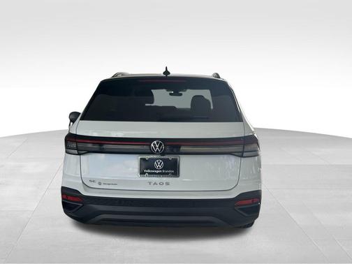 2025 Volkswagen Taos 1.5T SE Black