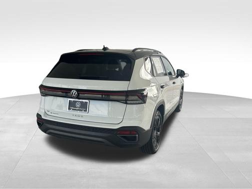 2025 Volkswagen Taos 1.5T SE Black
