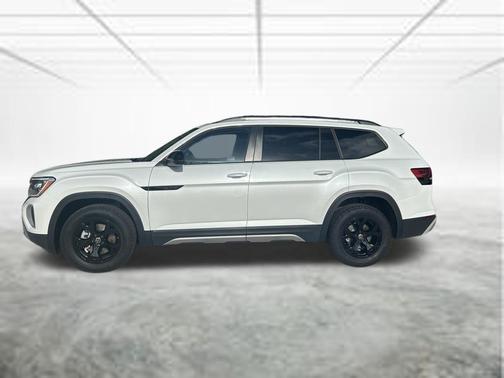 opal white pearl 2026 Volkswagen Atlas Peak Edition