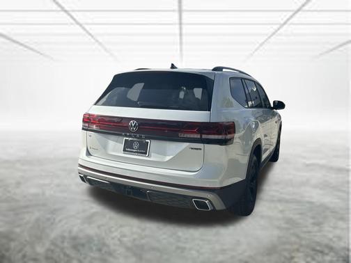 opal white pearl 2026 Volkswagen Atlas Peak Edition