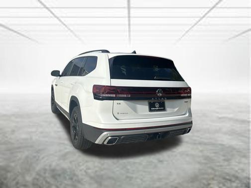 opal white pearl 2026 Volkswagen Atlas Peak Edition