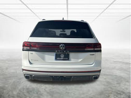 opal white pearl 2026 Volkswagen Atlas Peak Edition