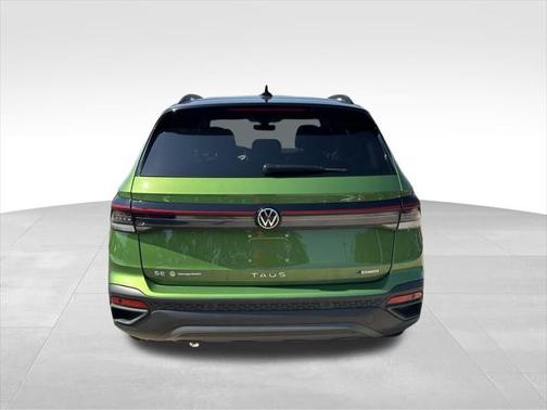 2025 Volkswagen Taos 1.5T SE Black