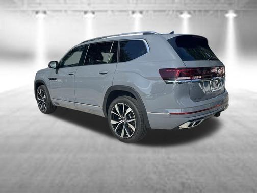 ure Gray 2026 Volkswagen Atlas 2.0T SEL Premium R-Line 4MOTION