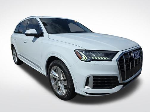 Glacier White Metallic 2023 Audi Q7 55 Premium Plus