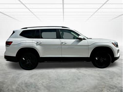 opal white pearl 2026 Volkswagen Atlas 2.0T SE w/Technology