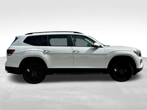 opal white pearl 2026 Volkswagen Atlas 2.0T SE w/Technology