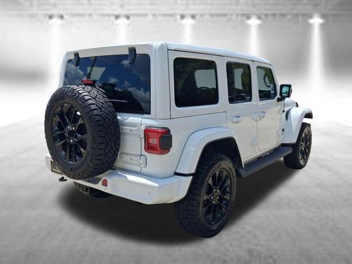 Bright White Clearcoat 2021 Jeep Wrangler Unlimited Sahara