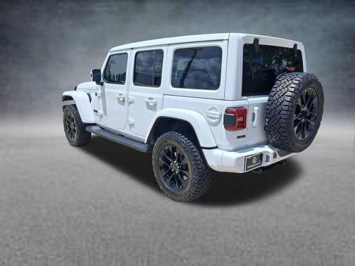 Bright White Clearcoat 2021 Jeep Wrangler Unlimited Sahara