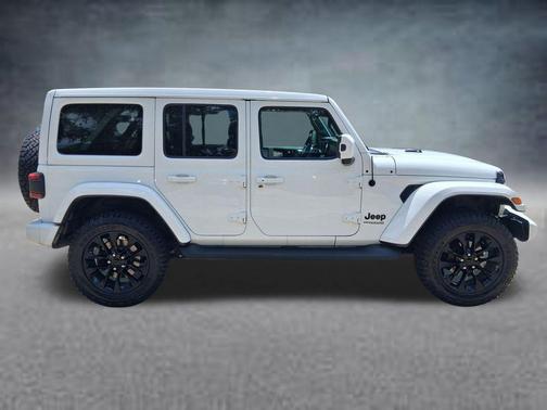 Bright White Clearcoat 2021 Jeep Wrangler Unlimited Sahara