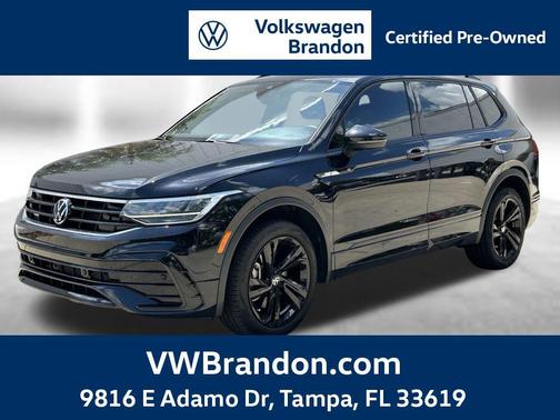 Deep Black Pearl 2024 Volkswagen Tiguan 2.0T SE R-Line Black