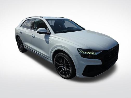 2023 Audi Q8 55 Premium Plus