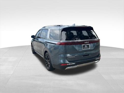2024 Kia Carnival SX