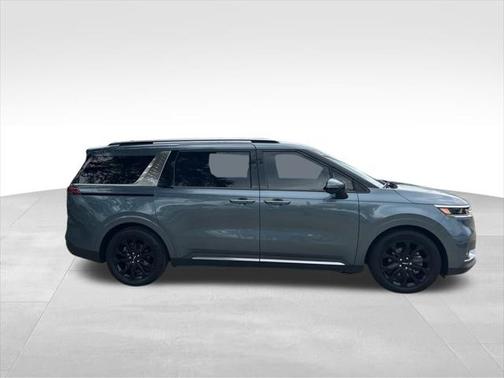 2024 Kia Carnival SX