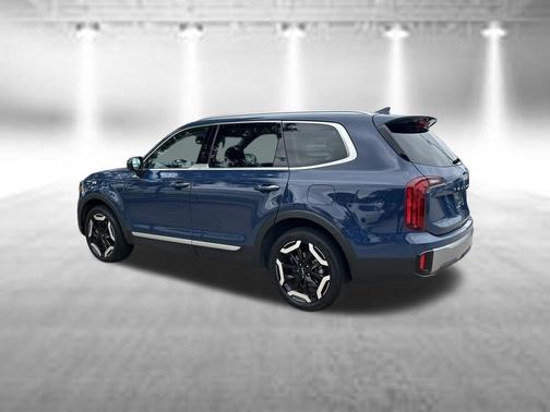 Midnight Lake Blue 2023 Kia Telluride S