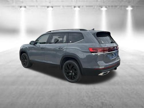 ure Gray 2026 Volkswagen Atlas 2.0T SE w/Technology 4MOTION