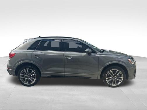 2022 Audi Q3 Premium