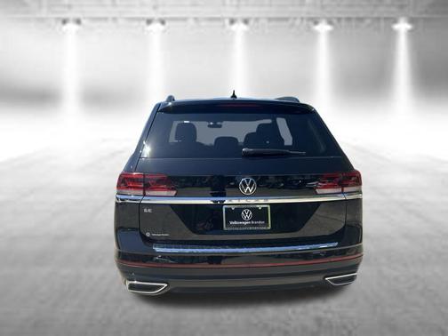Deep Black 2023 Volkswagen Atlas 2.0T SE