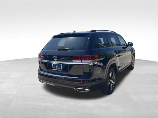 Deep Black 2023 Volkswagen Atlas 2.0T SE