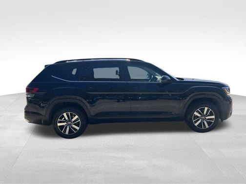 Deep Black 2023 Volkswagen Atlas 2.0T SE