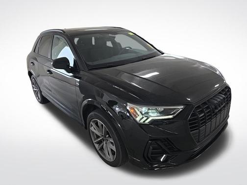 2023 Audi Q3 Premium 45 TFSI S line quattro Tiptronic