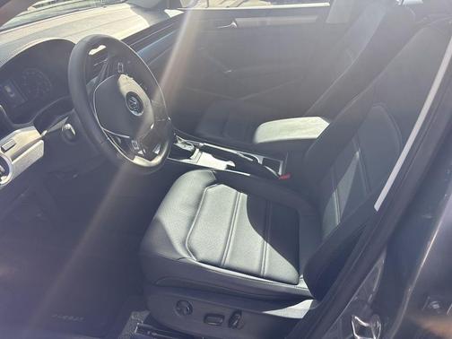2022 Volkswagen Passat 2.0T SE