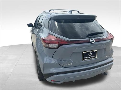 2021 Nissan Kicks SR