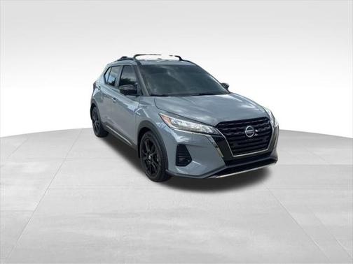 2021 Nissan Kicks SR