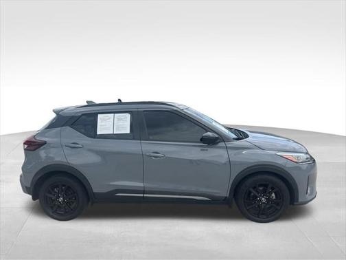 2021 Nissan Kicks SR