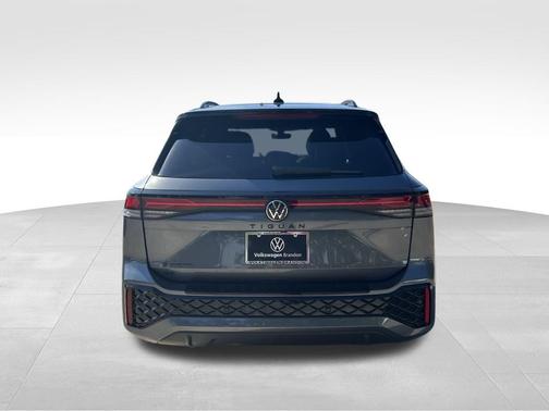 2025 Volkswagen Tiguan 2.0T SE R-Line Black