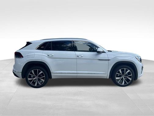 2026 Volkswagen Atlas Cross Sport 2.0T SEL Premium