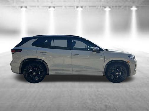 sandstone with deep black roof 2026 Volkswagen Tiguan 2.0T SE R-Line Black