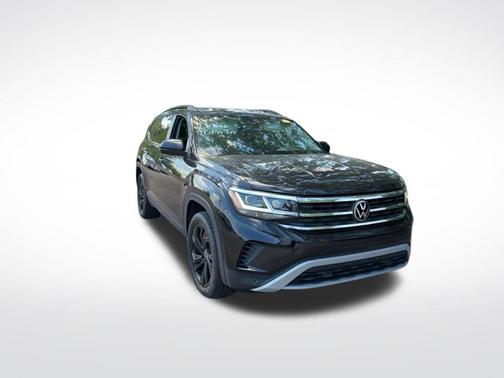 Deep Black Pearl 2023 Volkswagen Atlas 2.0T SE w/Technology